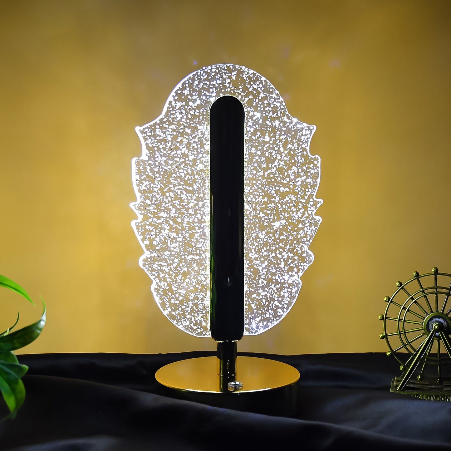 Elegant Feather Shape Crystal Table Lamp (1 Pc) Wukusy