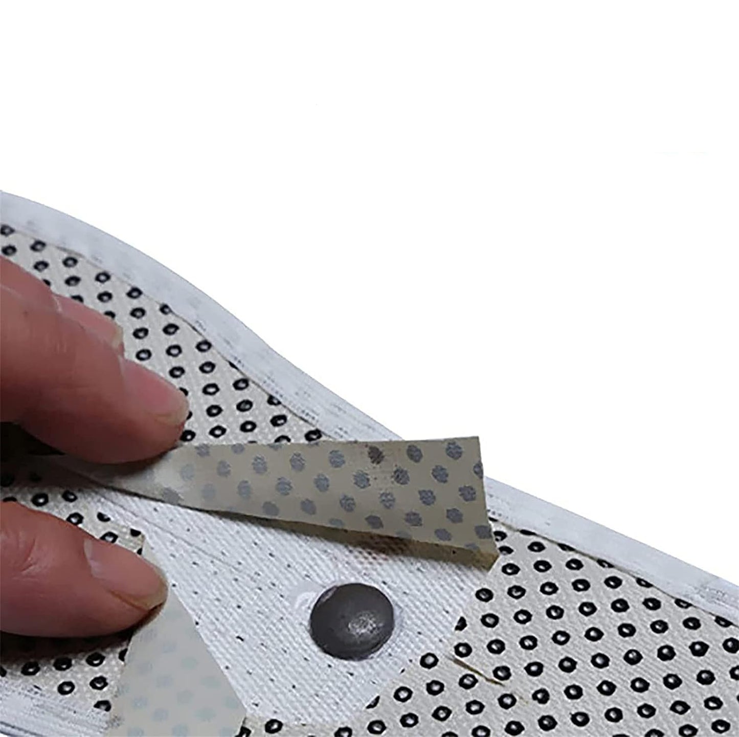 Self-Heating Magnetic Insoles