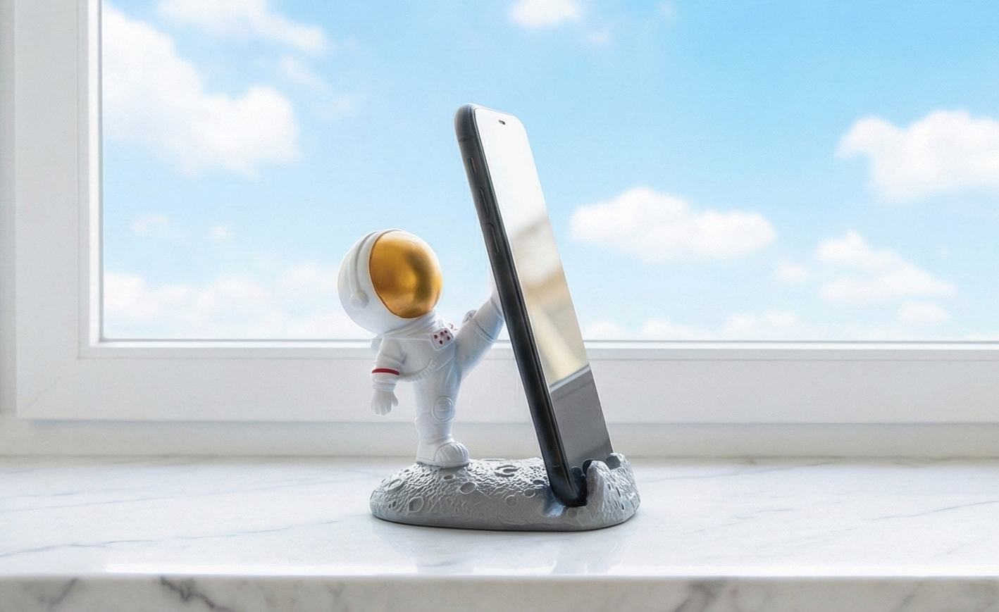 Astronaut Phone Stand - 3D Spaceman Holder Wukusy