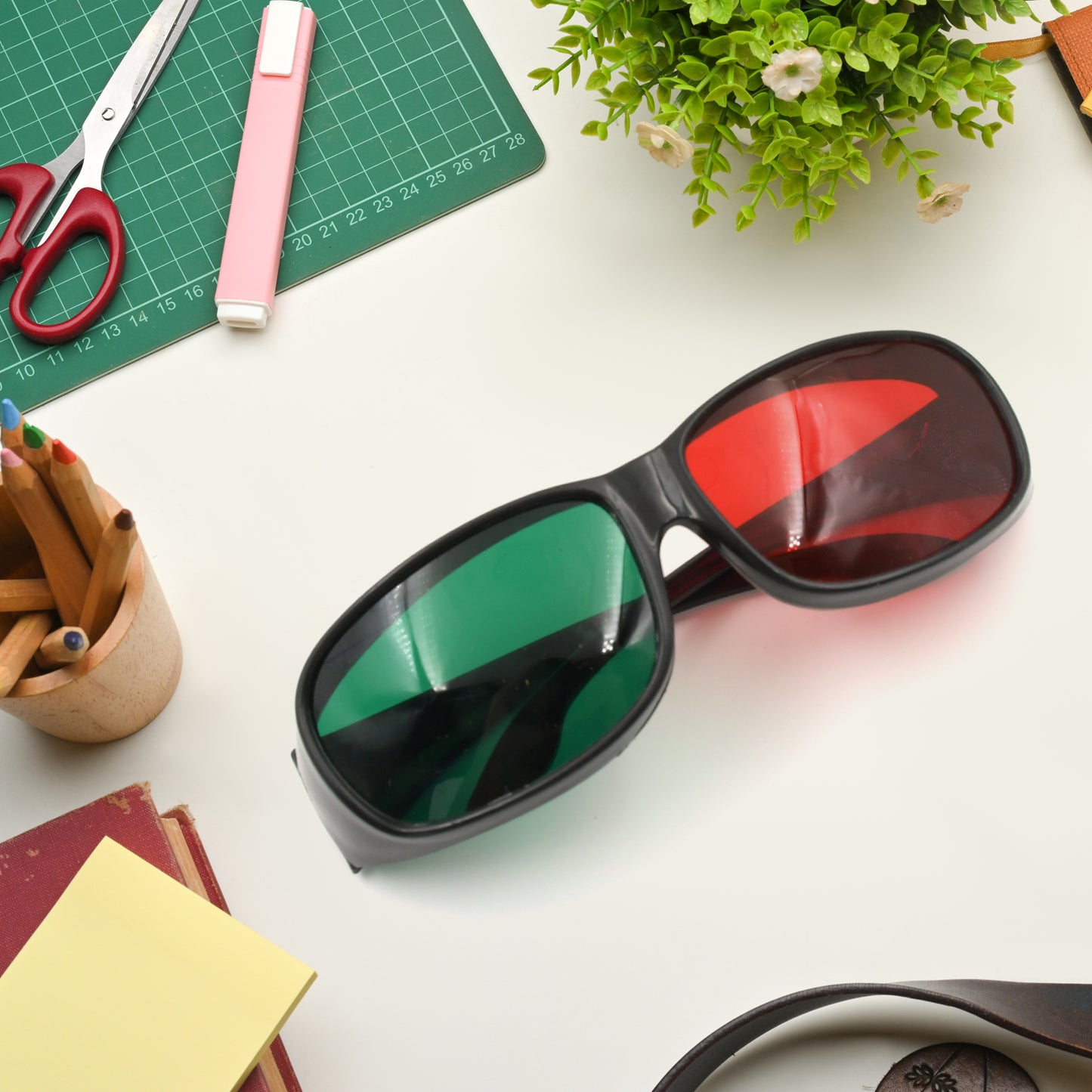 UV Protected Classic Round Sunglasses