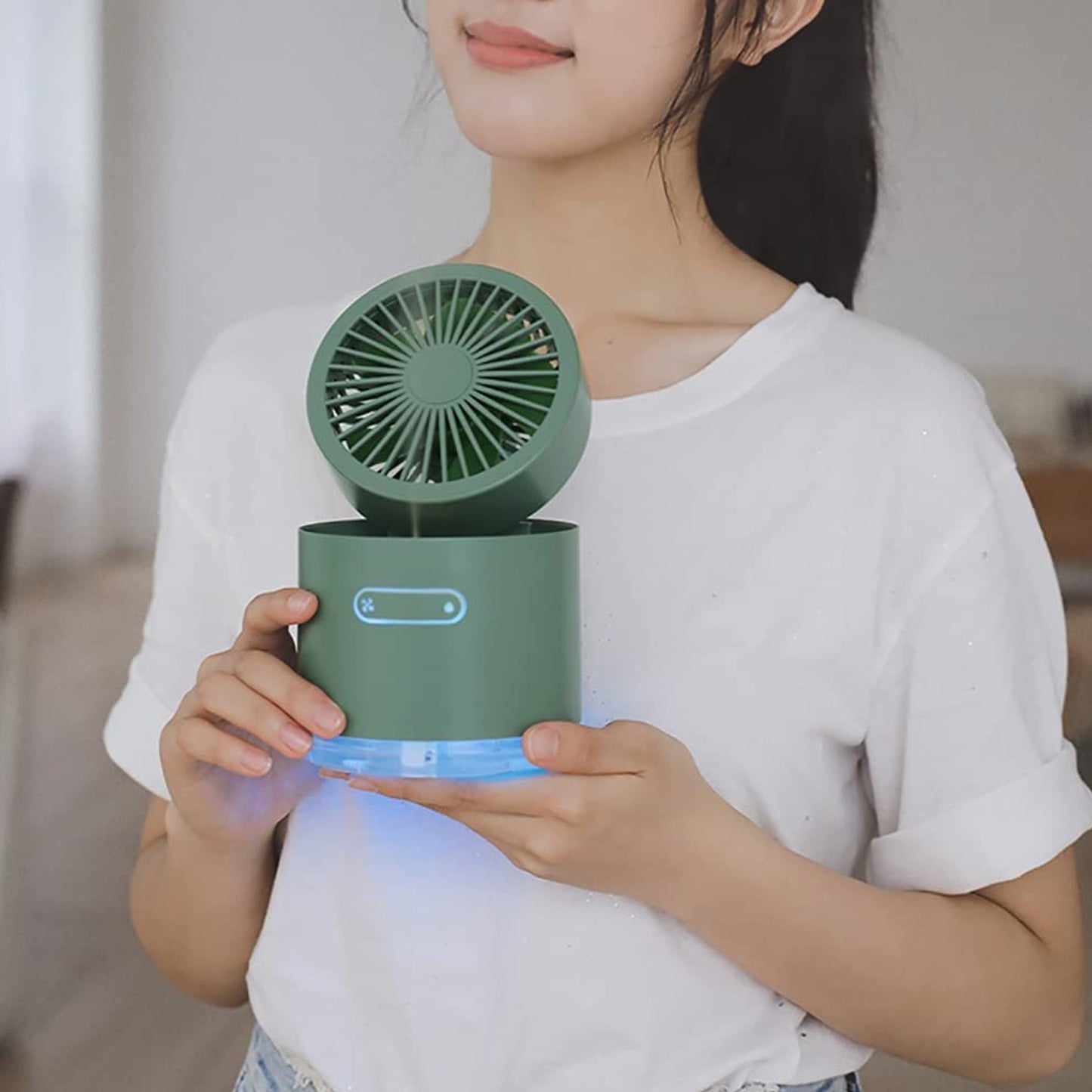 7615 Mini Desktop Cooling Fan Automatic Shaking Head Rotating Spray Humidifier Fan Water Cooling Small Fan Desktop Mini Air Conditioning Fan With Small Water Tank (Battery Not Include) Wukusy